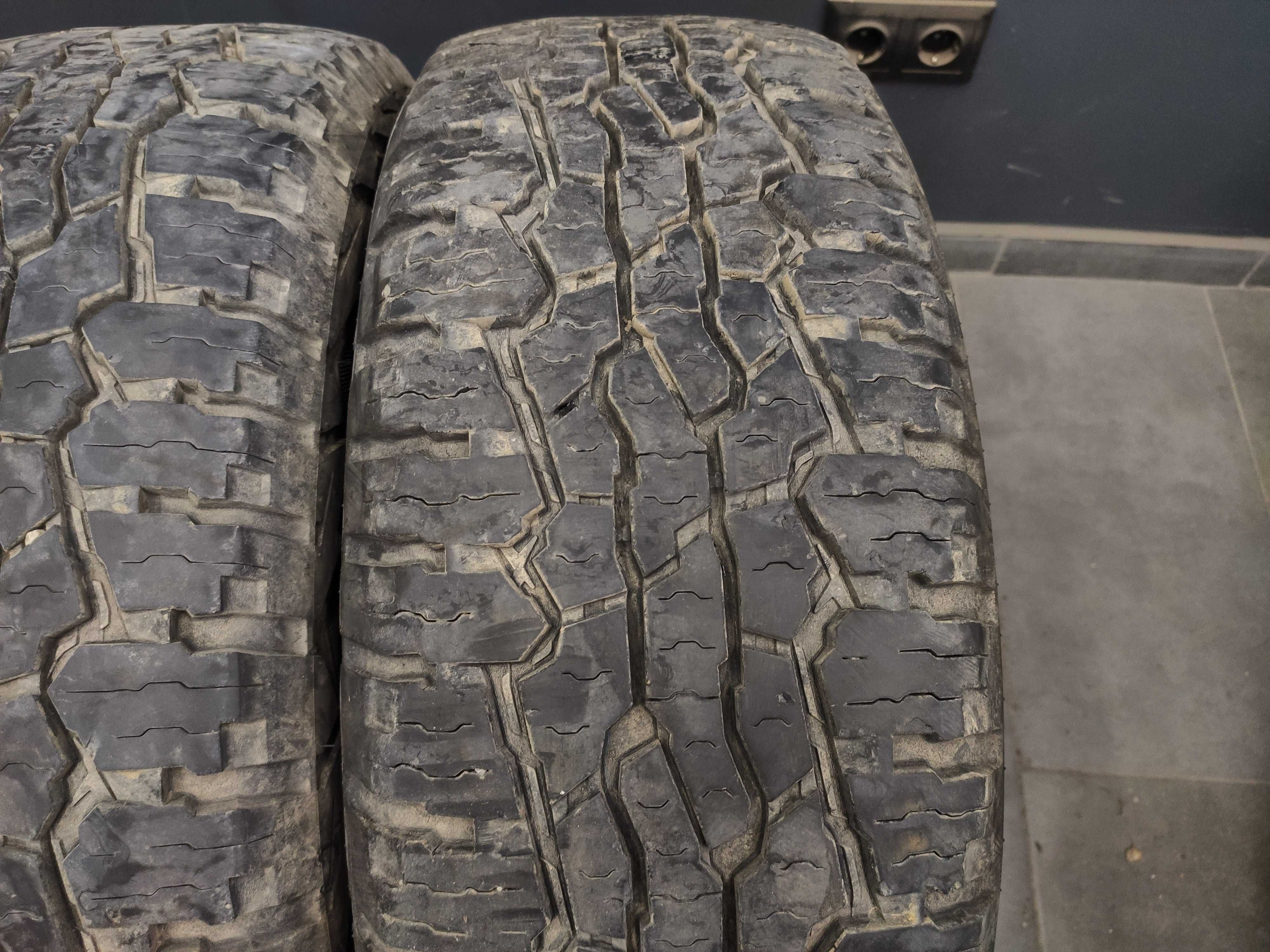 4бр All Terrain Гуми 215 65 16 - Nokian