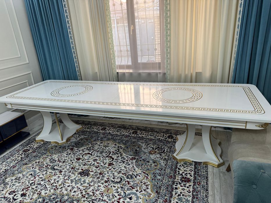 Стол/как новый бу.