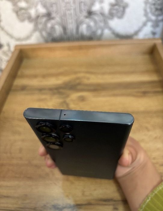 Самсунг с 22 ультра 512гб почти новый