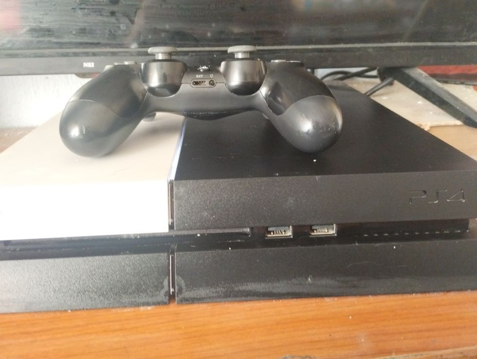 PlayStation 4 със хитови игри