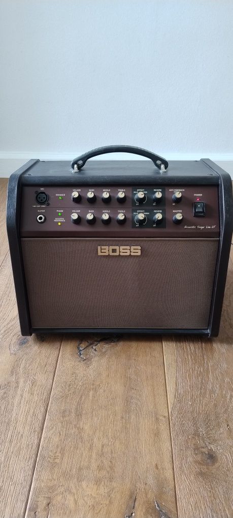Amplificatore chitară acustică Rolland Boss
