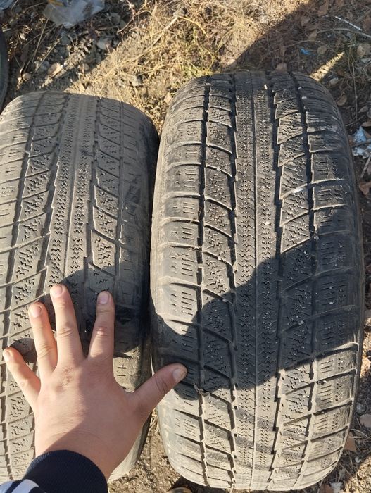 Шины зимние в среднем состоянии можно на запаску 215 55 r17 фирма tria