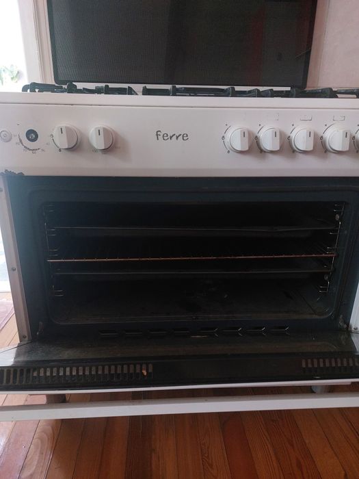 Продам газовую плиту 5 кф