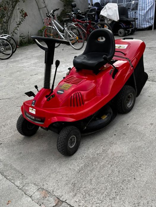 Vând tractoraș de gazon