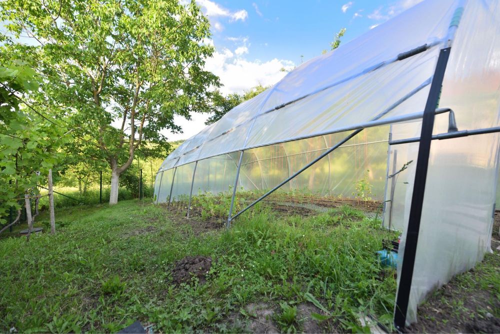 Solar/Sera pentru gradina din teava galvanizata si folie perita E8
