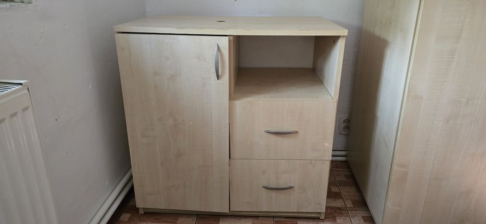 Vând șifonier 4 usi plus comoda cadou