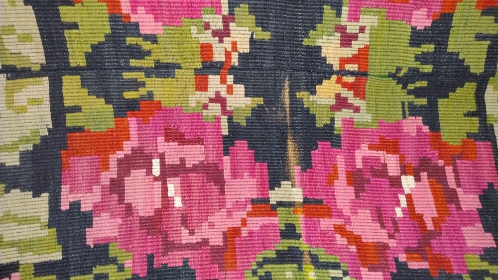 Obiect țesut in războiul de casă