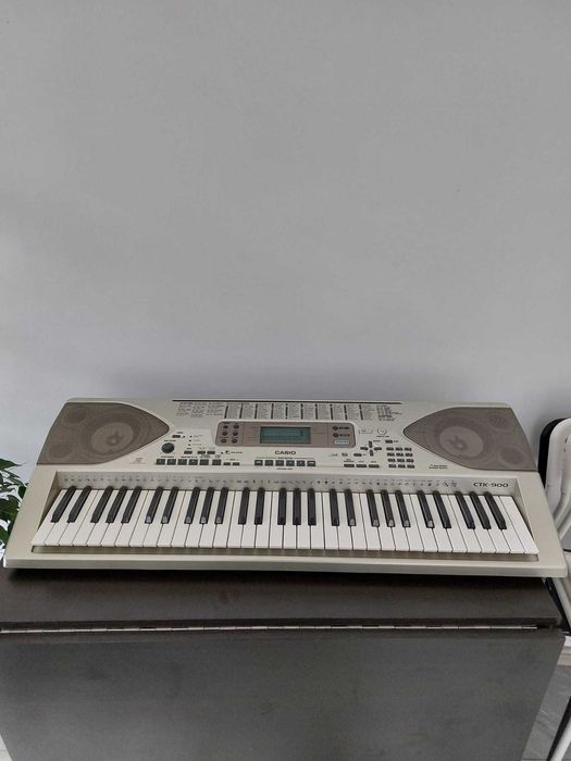 Casio CTK‑900 – Orgă electronică 61 clape, MIDI, stare excelentă
