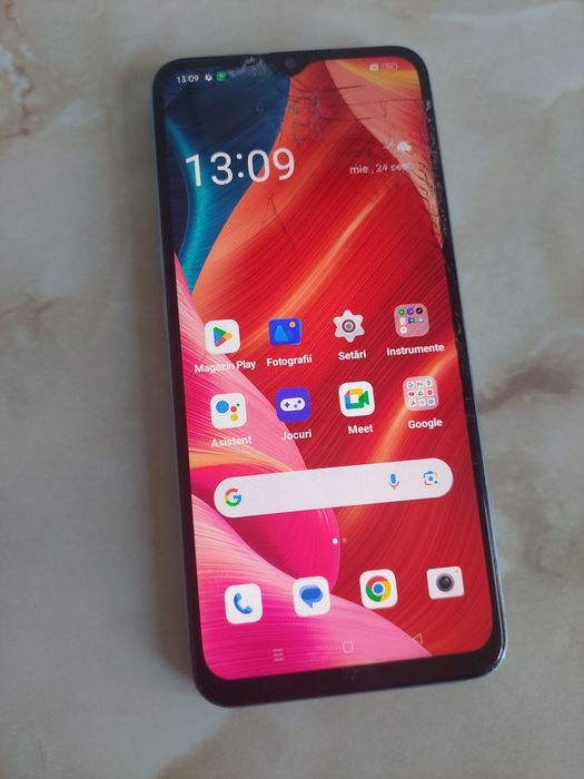 Vând Oppo A57s de 128Gb [spart dar perfect funcțional] //poze reale