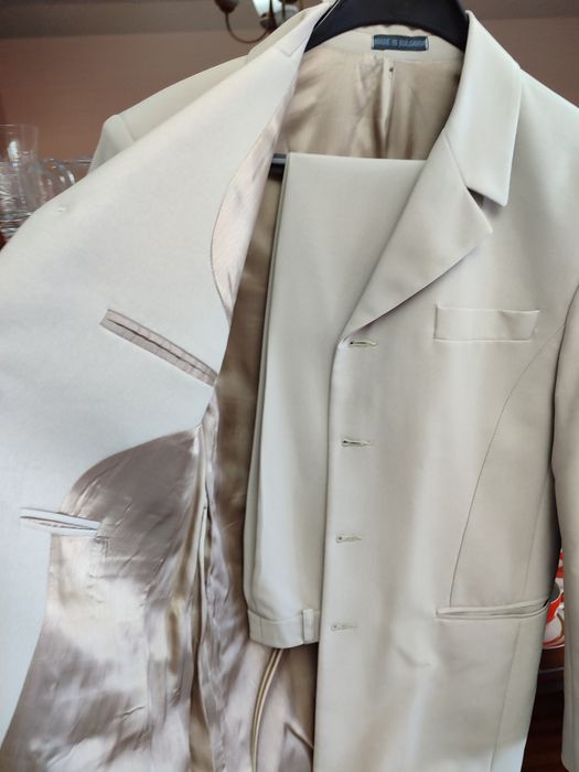 Мъжки костюми  два броя