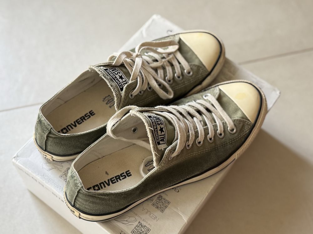 Vând incaltaminte Converse