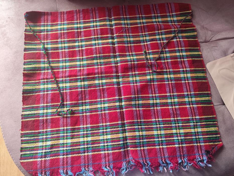 Тъкана престилка за към народна носия