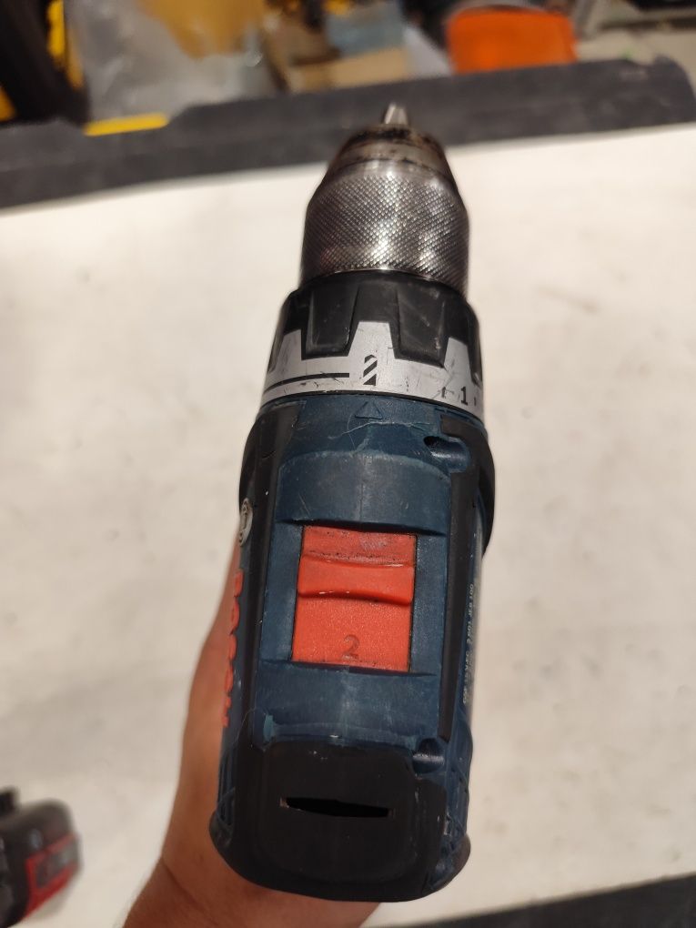 Безчетков акумулаторен винтоверт Бош Bosch GSR 18 V-EC + 3Ah AMP/Share