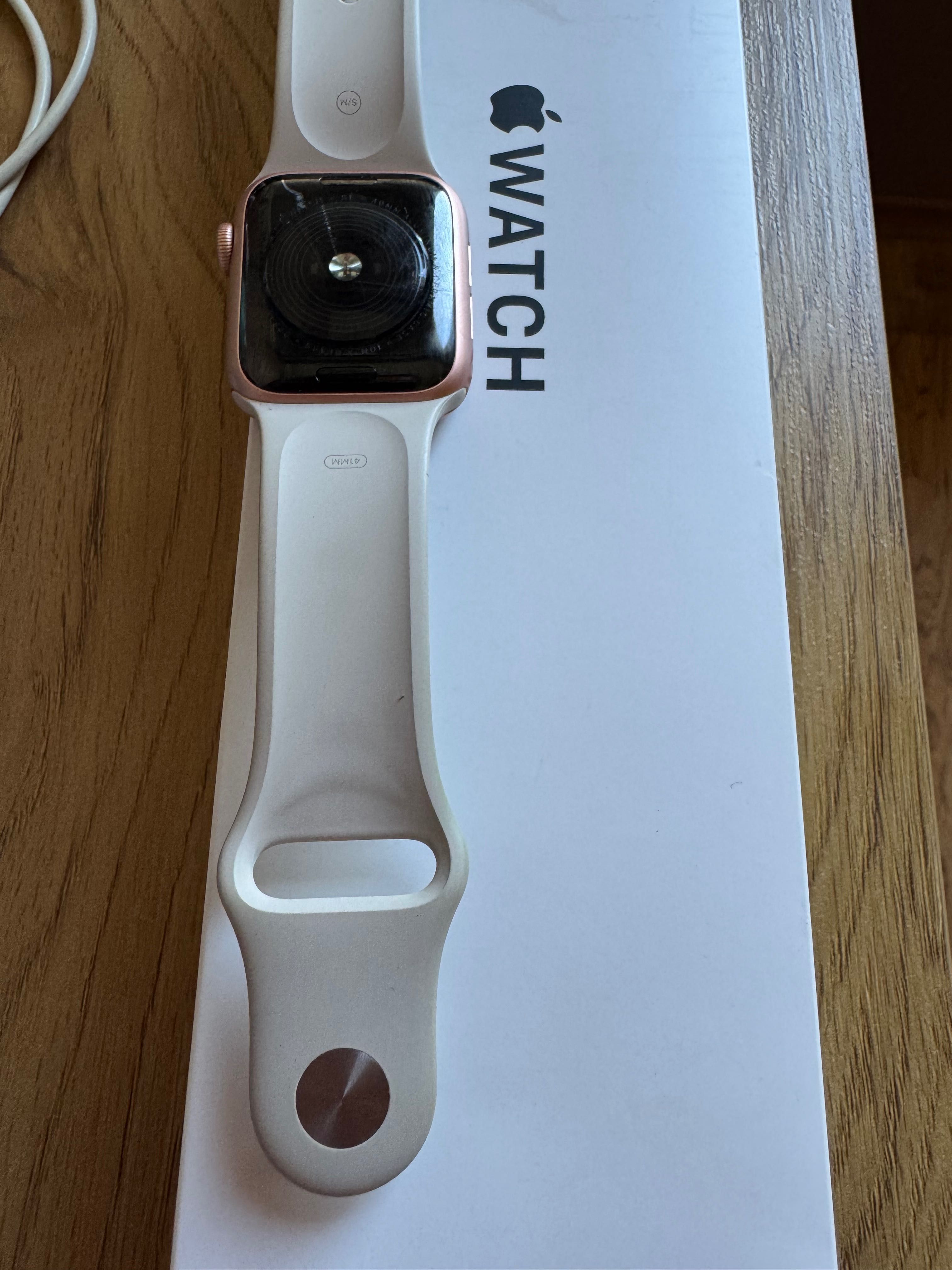 Apple Watch SE Rose gold