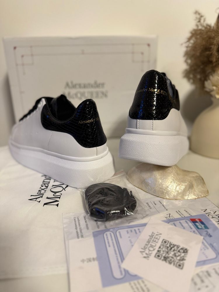 Adidasi Alexander M c Q u e e n White& Black Papuci/
