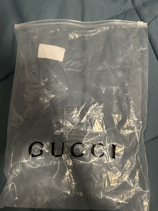 Vand sapca Gucci noua!