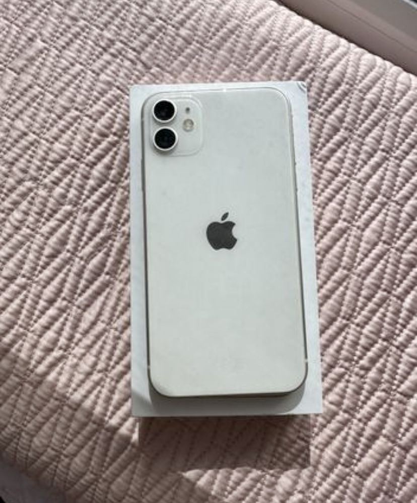 iPhone 11 продам в идеальном состоянии