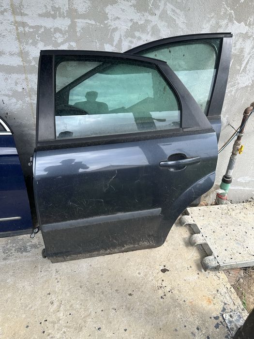 Usa  st fata  , st spate ford focus 2