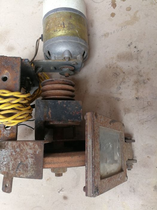 Polizor de banc cu motor de 220