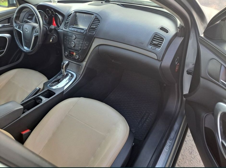 Opel Insignia 2011