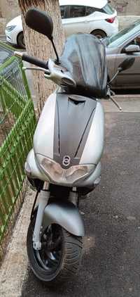 VÂND Gilera Runner 200 VXR
VÂND / SCHIMB cu scuter 49cc