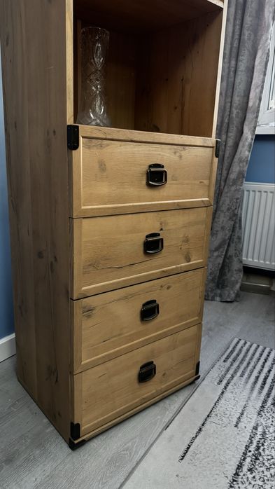 Продаю шкаф-пенал б/у