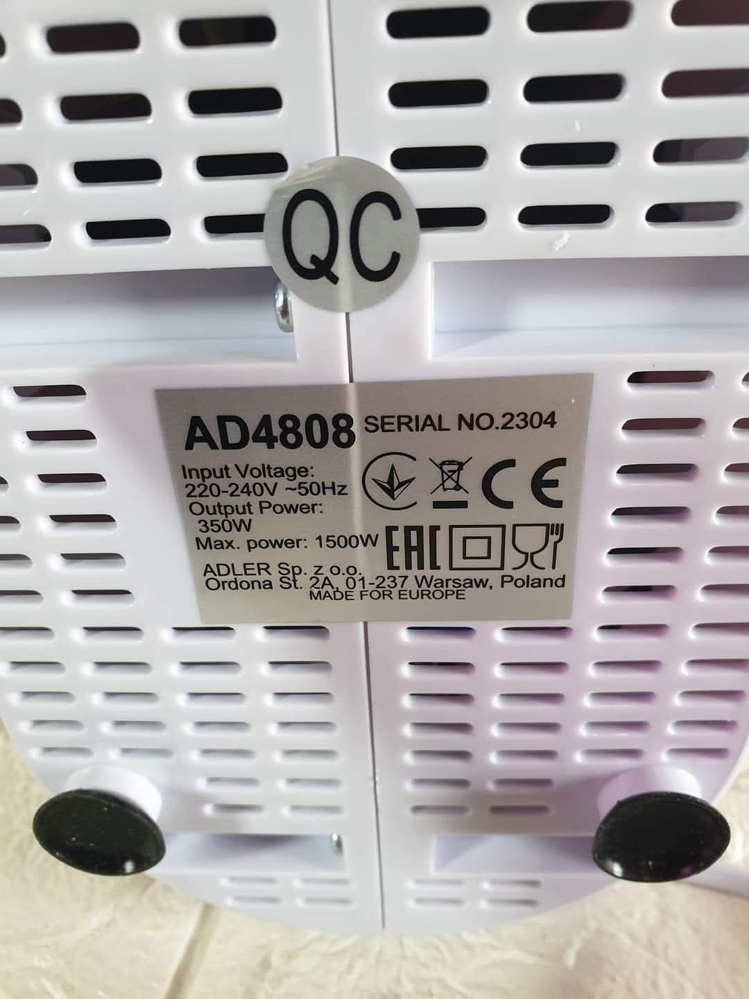 Mașina de tocat electrica Adller