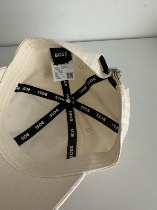 Шапки Armani и Boss