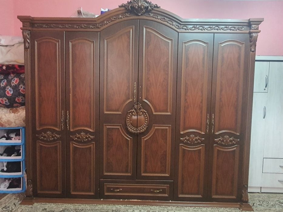 Spalniy garnitur ideal holatda