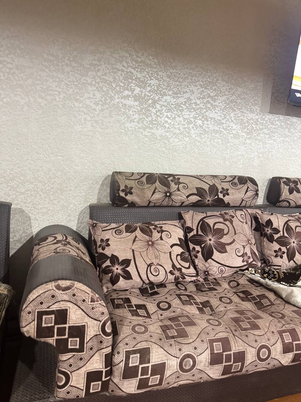 Oshhona uchun ugolokli divan