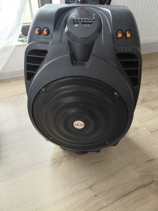 Boxa Akai de vânzare urgent