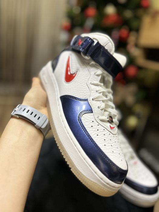 Air Force 1 Mid Qs