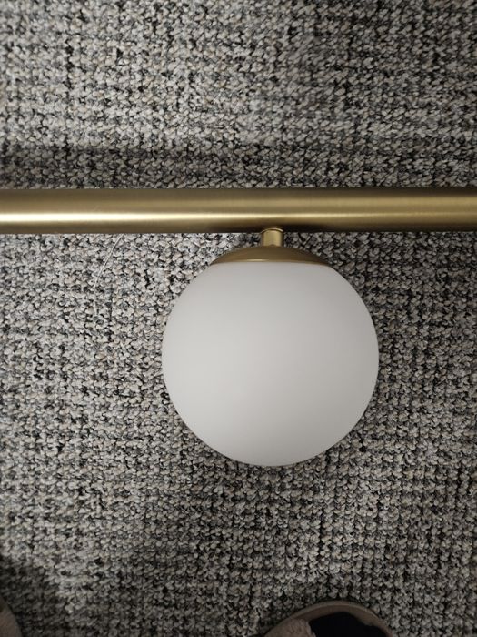 Lampa suspendata de la Domicilio,noua