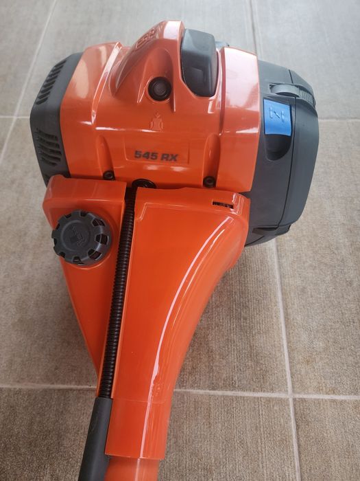 Vand motocoase pe acunulator si pe benzină