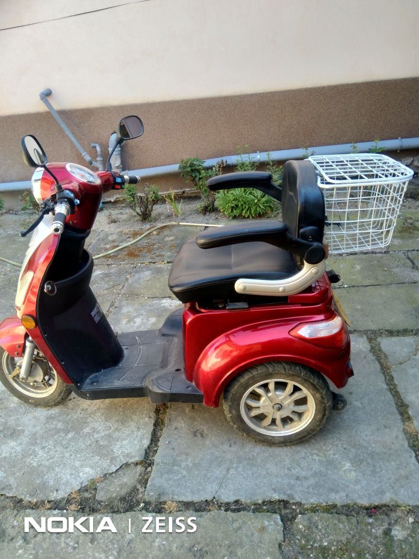 Motoscuter pentru persoane cu handicap