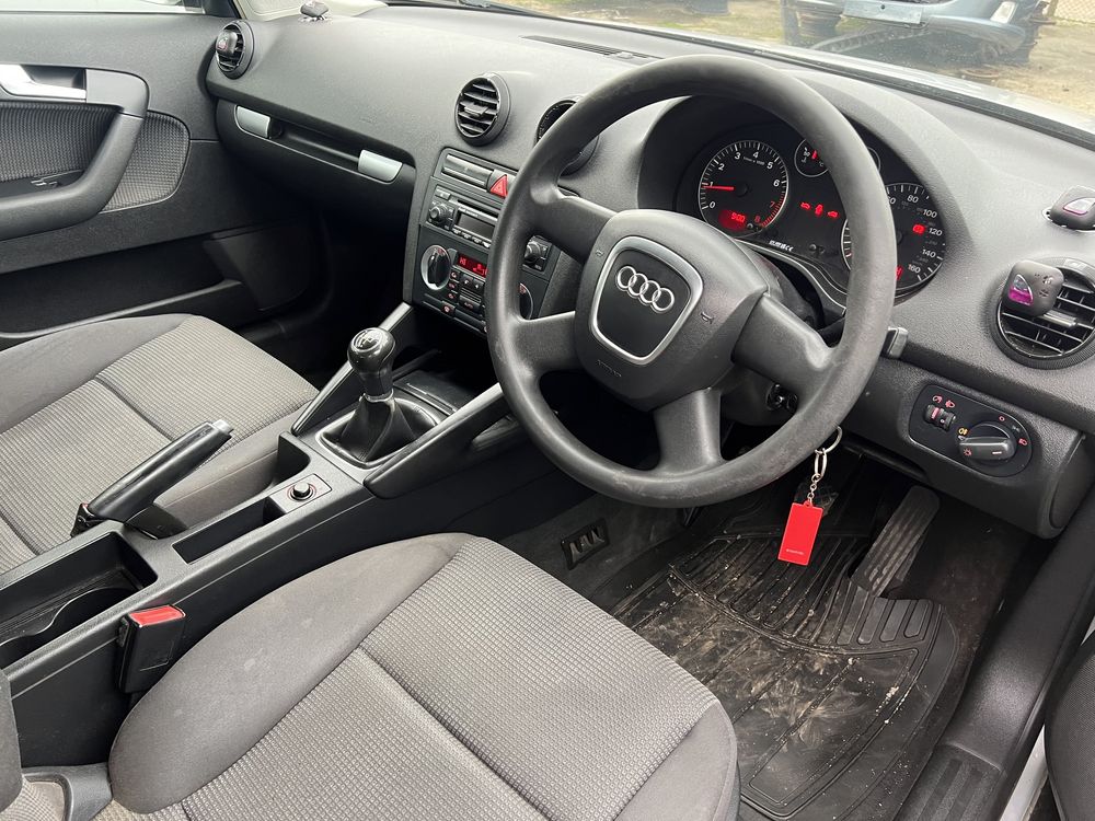 Audi a3 1.6 бензин 2006 година