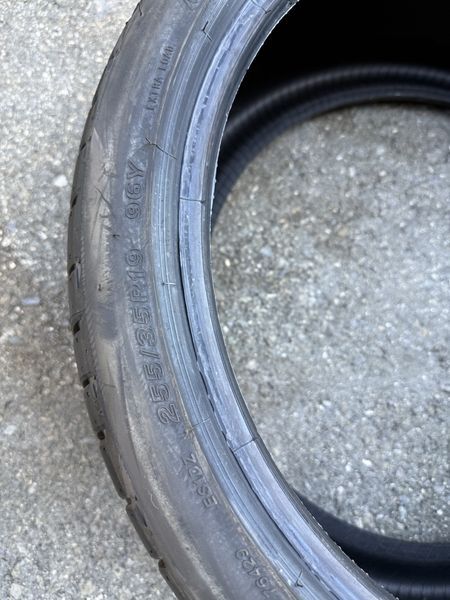255/35/19 BRIDGESTONE 4бр
