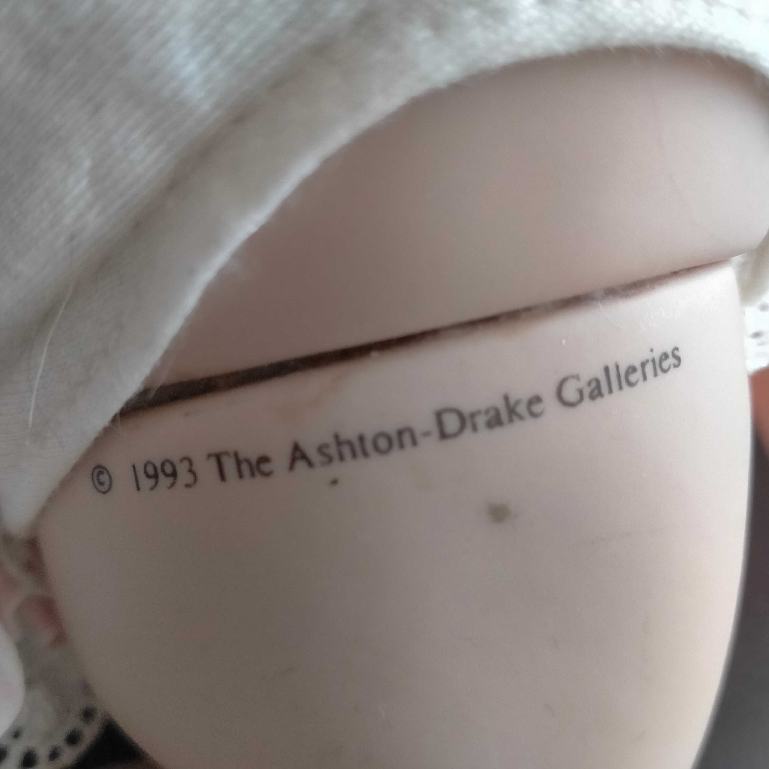 Кукла КОЛЕКЦИОНЕРСКА Ashton Drake 1993-1994
изцяло порцеланова