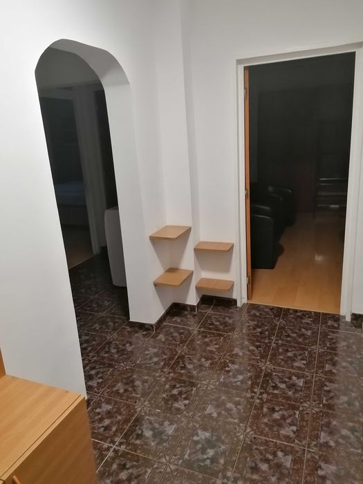 Închiriez apartament 3 camere, Brâncoveanu