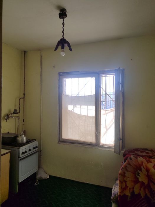 Uy sotiladi 1 xonali 33 kvadrat