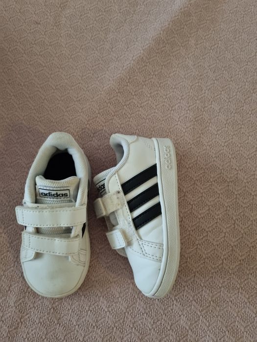 Маратонки adidas 21 номер