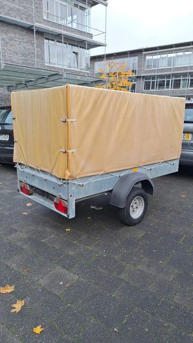 Vând remorcă cu prelată