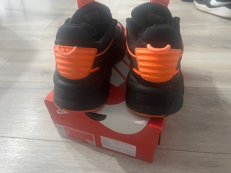 Маратонки Puma и Nike