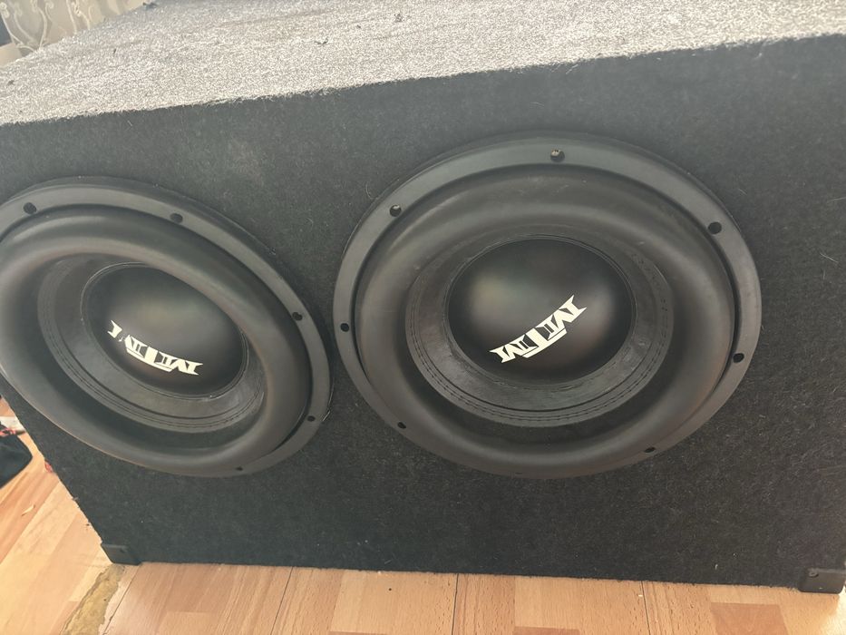 Продавам бас каса MTM Seria-3