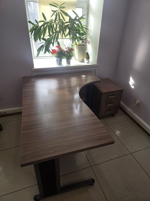 Стол руководителя + тумба