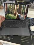 MacBook Air 13” M3 (2024) – 16 GB RAM, 256 GB SSD – Impecabil