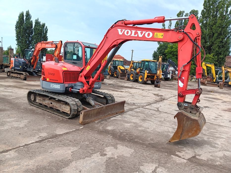 Vând excavator volvo ECR88D