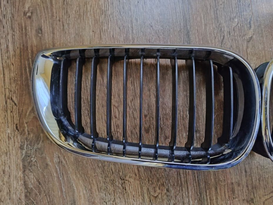 Grila radiator nara stanga dreapta Bmw Seria 3 E46