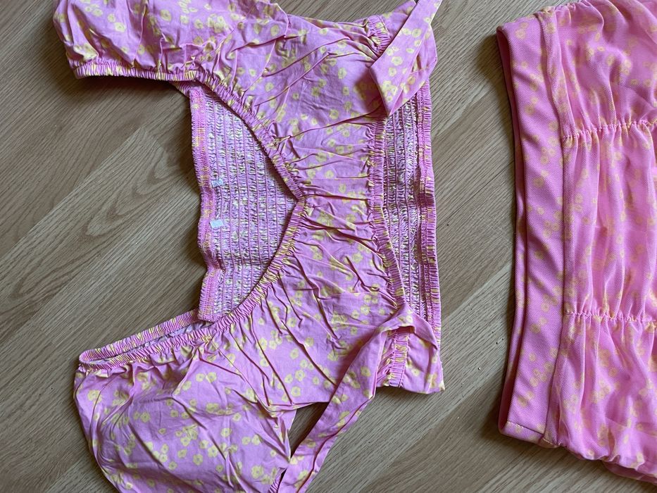 Compleu ,fusta si bustiera ,marimea M /L