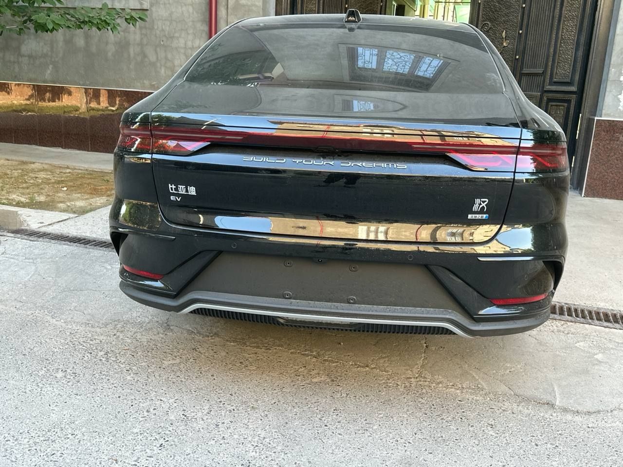 СРОЧНО продается BYD HAN 701 Smart.